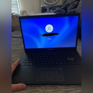 VivaBook_ASUS Laptop, RAZER DEATHADDER V2 MINI, onn. Gaming Mechanical Keyboard